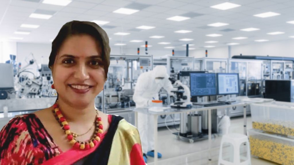 Virologist Delivers Testing Kit a Day Before Delivering Baby