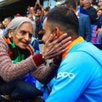 cropped This 87 year old indian cricket fan is breaking the internet