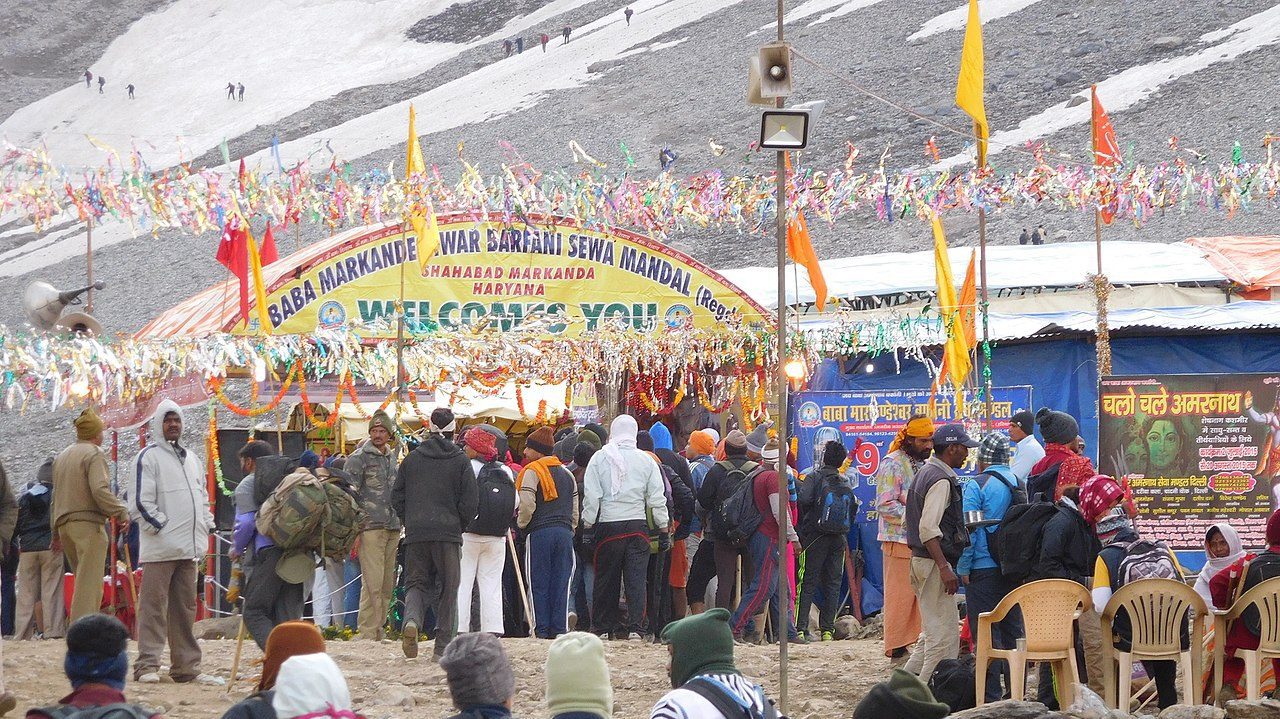 cropped JK Government Asks Amarnath Yatra Pilgrims to Leave Amid Terror Threats