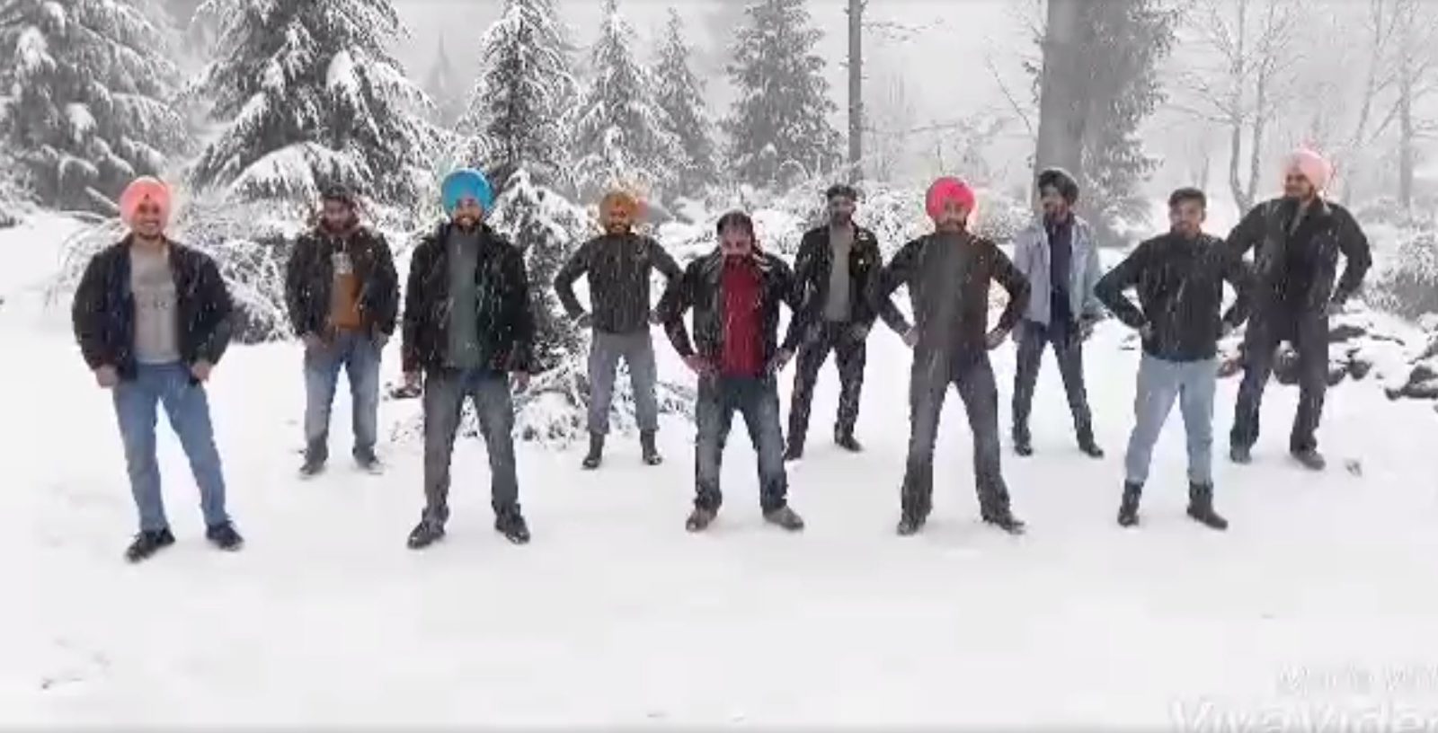 Bhangra Performance in Solang Valley is Making People Fall in Love with Snowfall