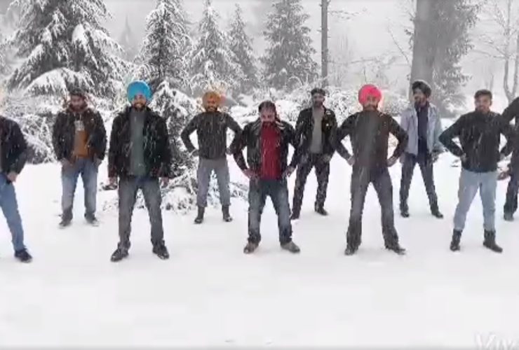 Bhangra Performance in Solang Valley is Making People Fall in Love with Snowfall