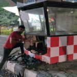 Bangalore Man Crashes Lamborghini into Police Kiosk and then Poses for Photograph