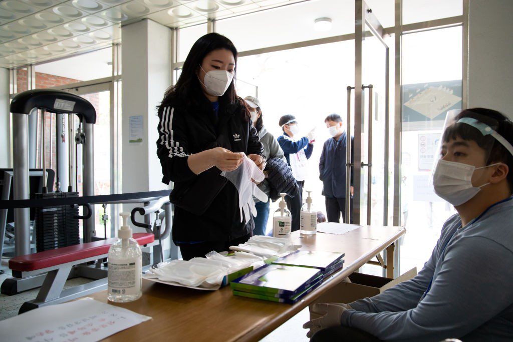 How South Korea is managing to hold the elections during the COVID-19 outbreak?