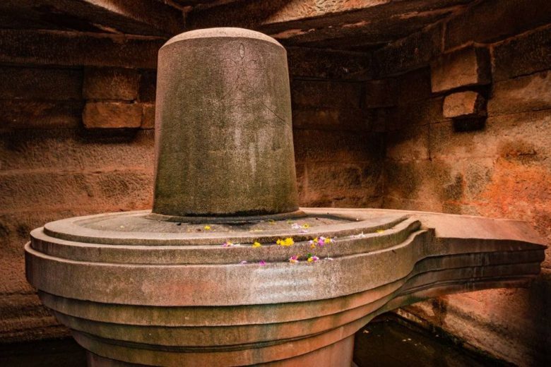 shiva-lingam-the-origin-and-reason-why-lord-shiva-is-worshipped-in