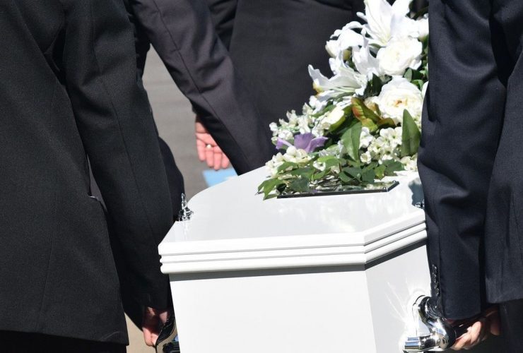 Sisters Find Stranger's Body in Their Mother's Casket Due To Funeral Home Mix-Up